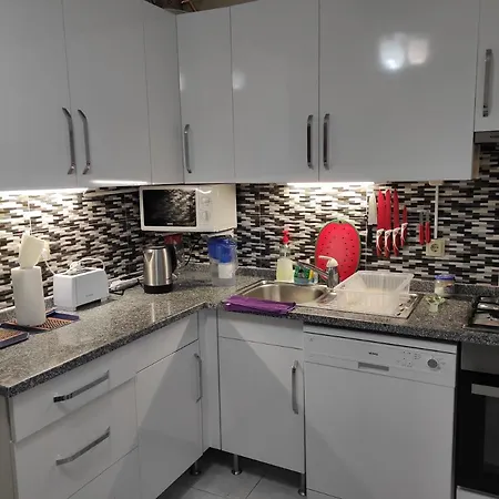 Daire Manolya Apartment. Alanya, Center
